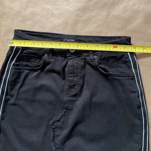 Black jean skirt, stretch fabric, size 4 - Picture 4 of 9